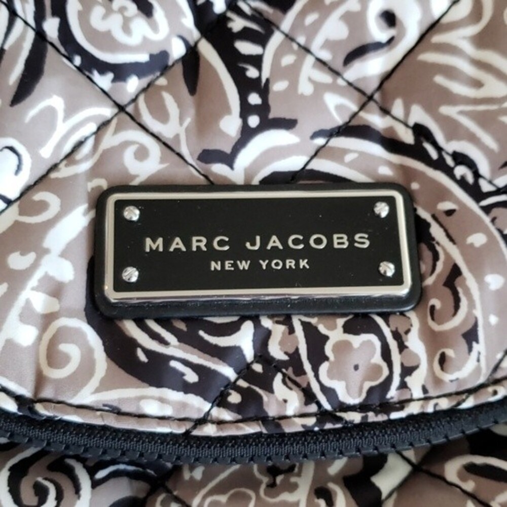 Marc by Marc Jacobs Tan Paisley Black Trim Bohemian Edgy Crossbody Bag NEW - Picture 2 of 3